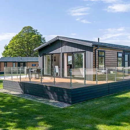 Eden Retreat *