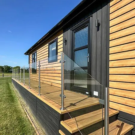 Eden Retreat *