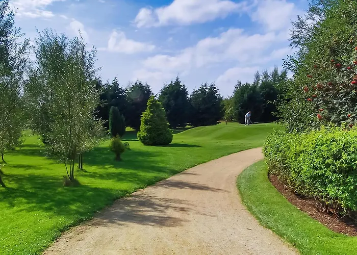 Prázdninový areál Eden Retreat *