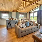 Eden Retreat *