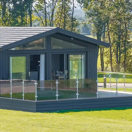 Prázdninový areál Eden Retreat *